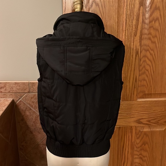 Calvin Klein hooded vest - Picture 2 of 4